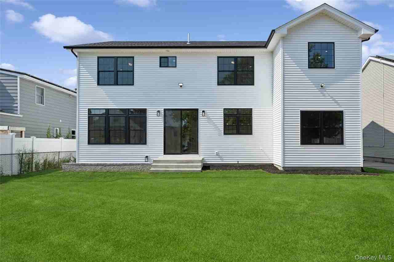 1750 Henry Rd - Photo 7 of 49