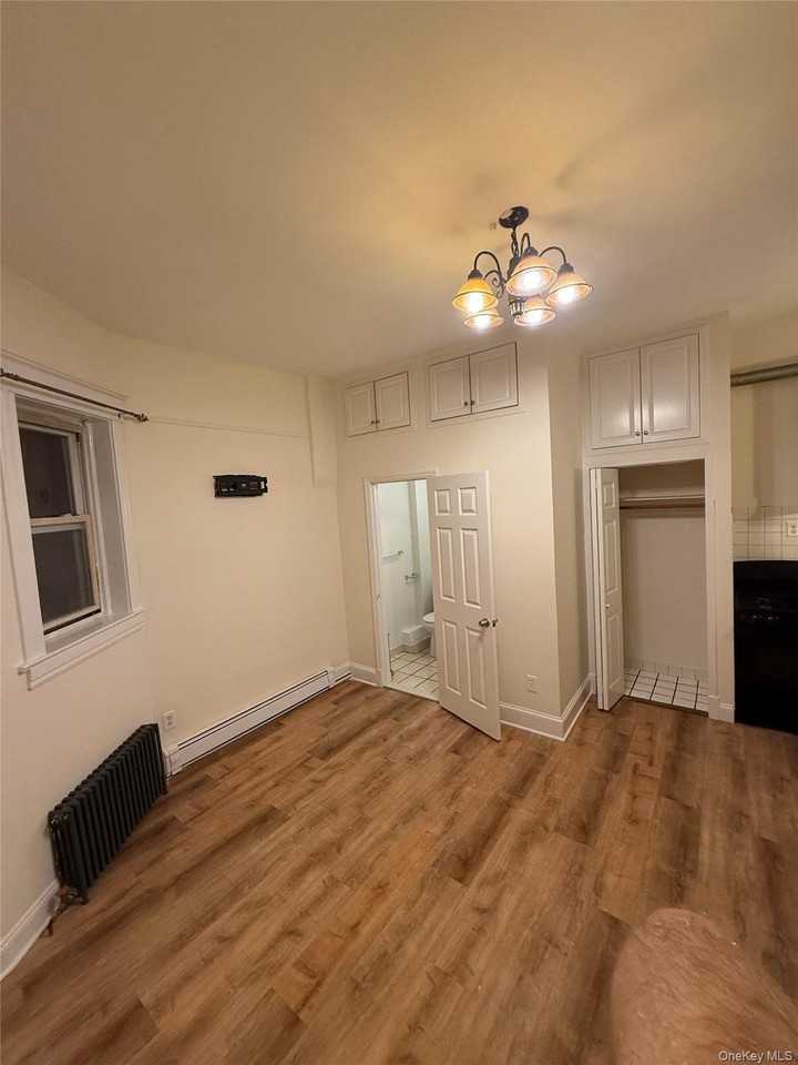 180 Willow St - Photo 5 of 12
