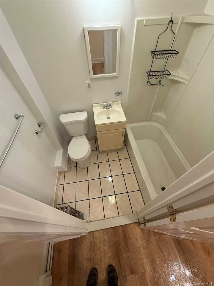 180 Willow St - Photo 7 of 12