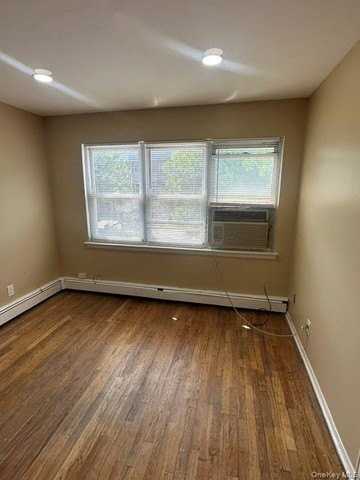 3029 70th St #3rdFL - Photo 3 of 16