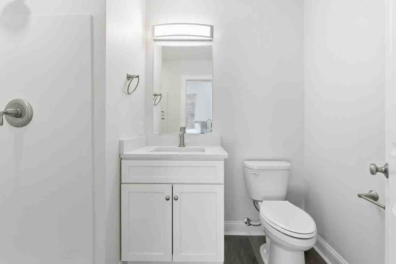 21 Essex St #301 - Photo 5 of 9