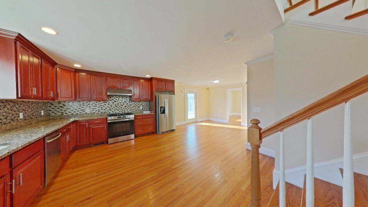 23 Woodbine St #SF - Photo 4 of 17