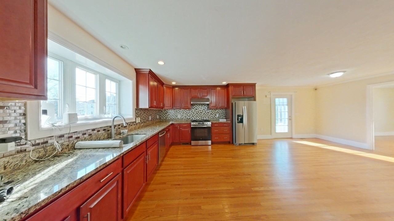 23 Woodbine St #SF - Photo 5 of 17
