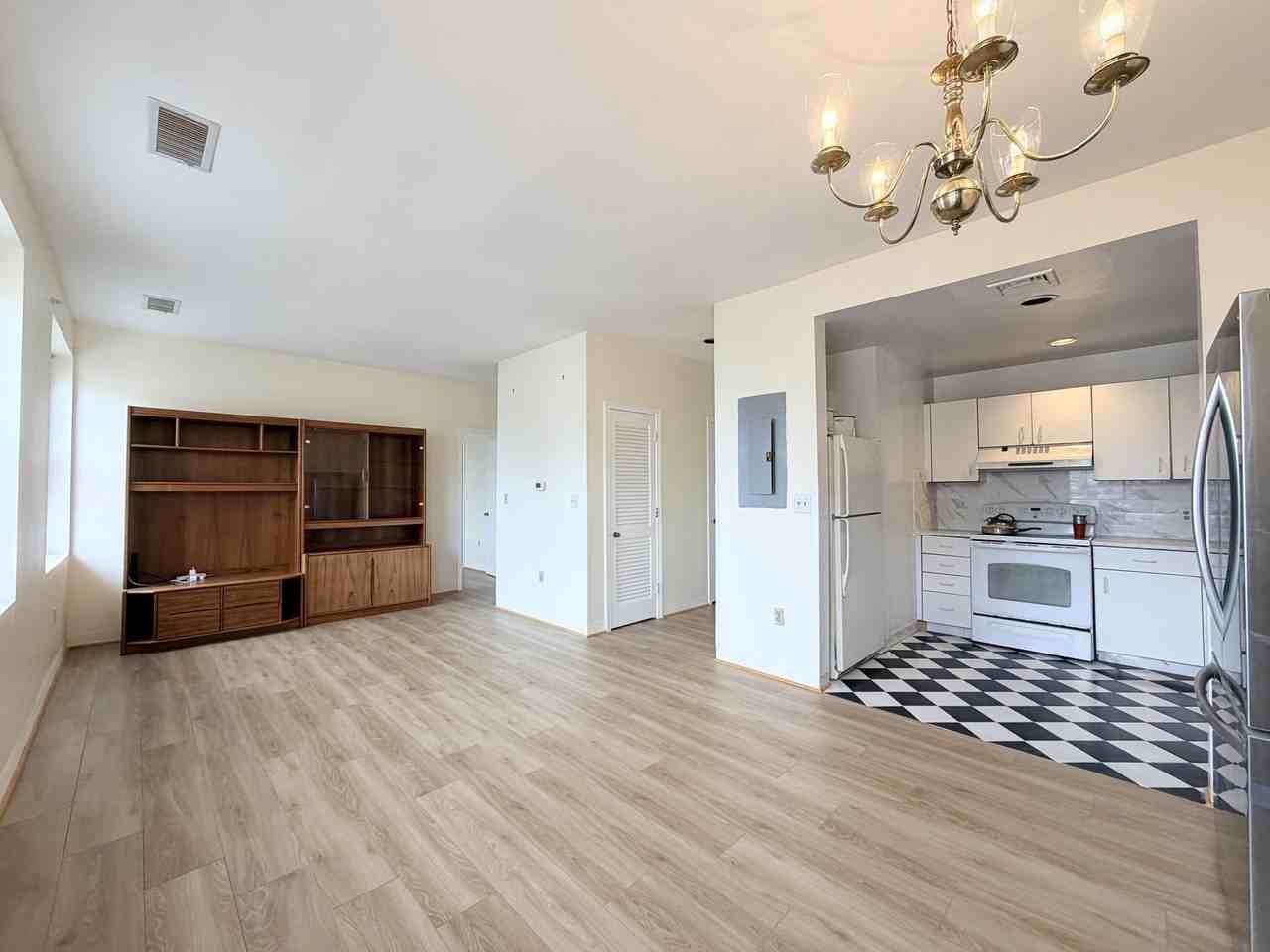10 Weston Ave #303