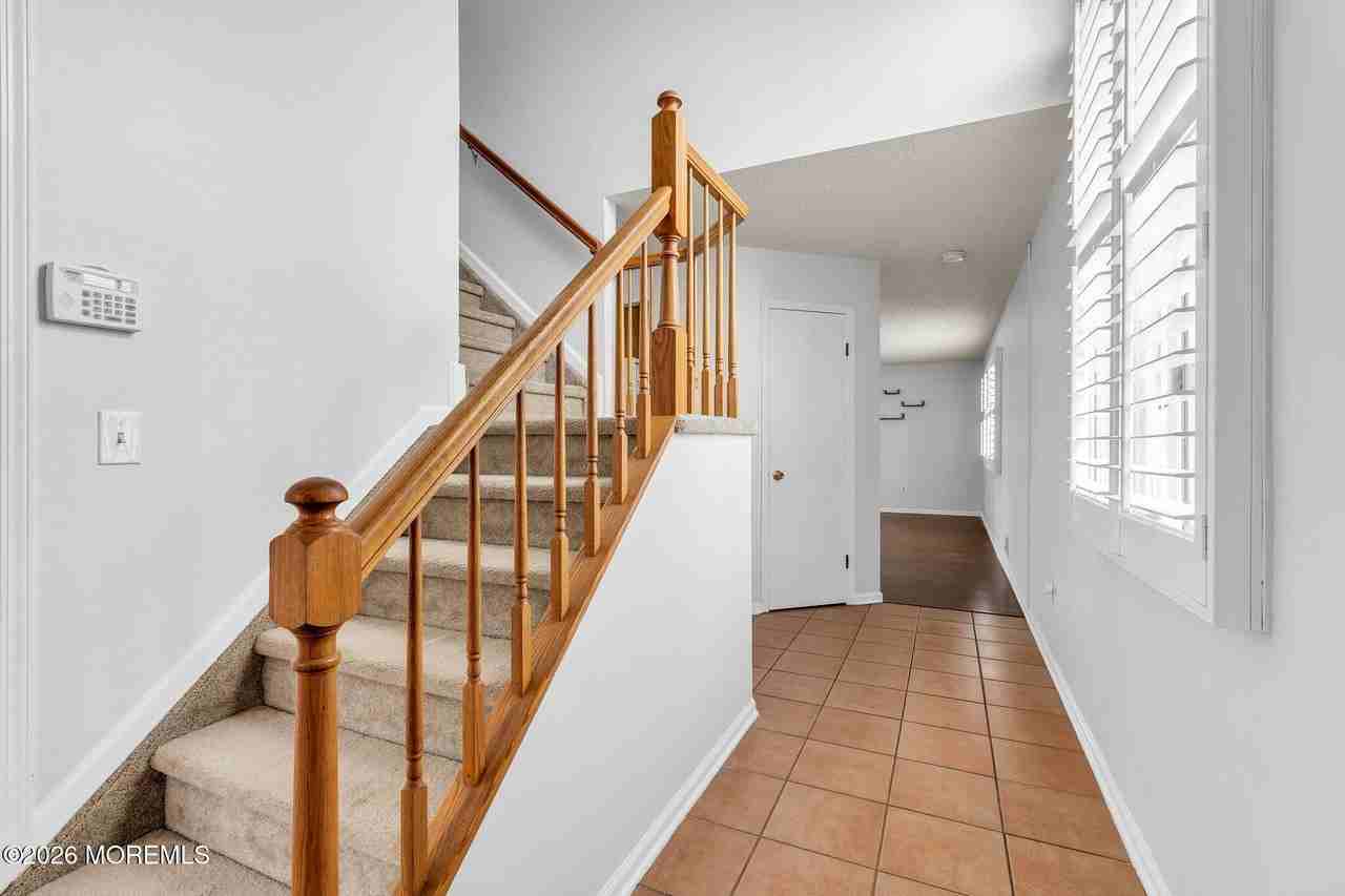 14 Shore Dr - Photo 4 of 23