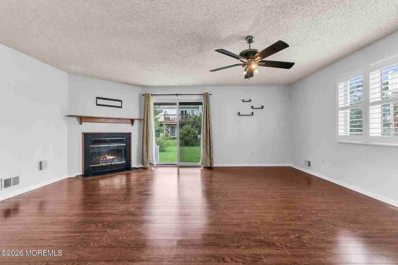 14 Shore Dr - Photo 6 of 23