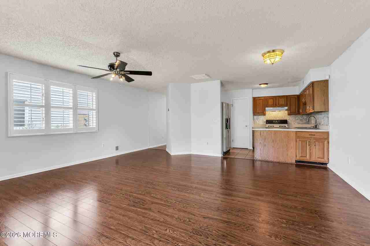 14 Shore Dr - Photo 7 of 23