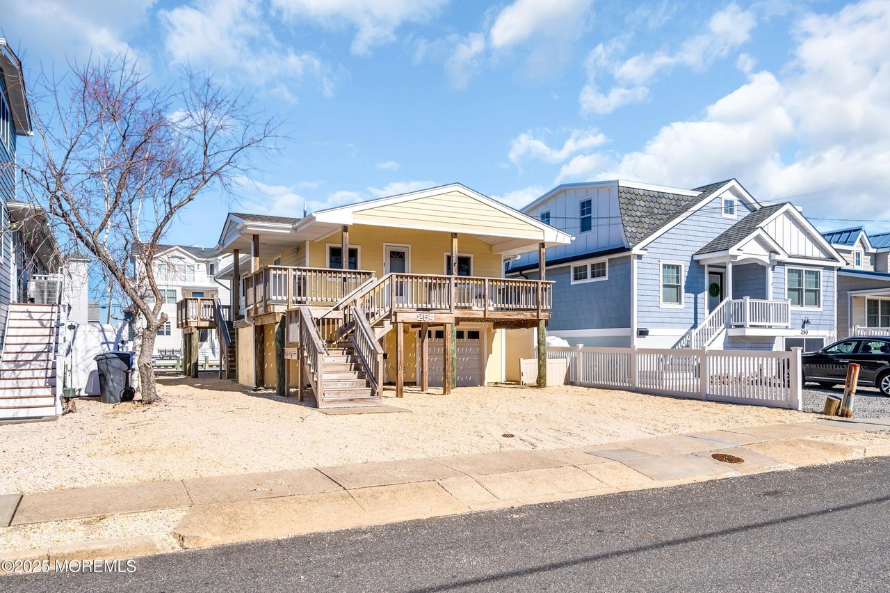 254 Ocean Bay Blvd - Photo 2 of 26