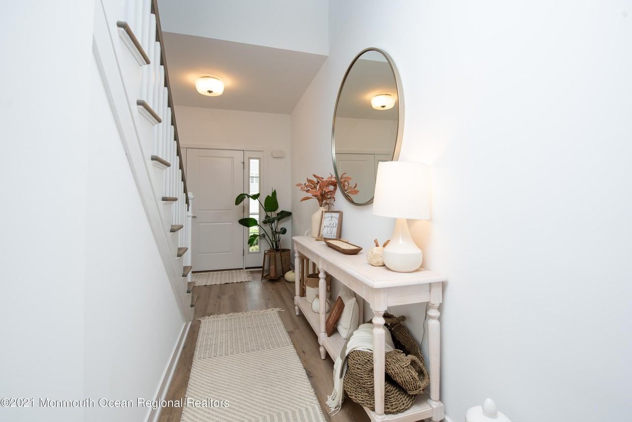 90 River St - Photo 4 of 22