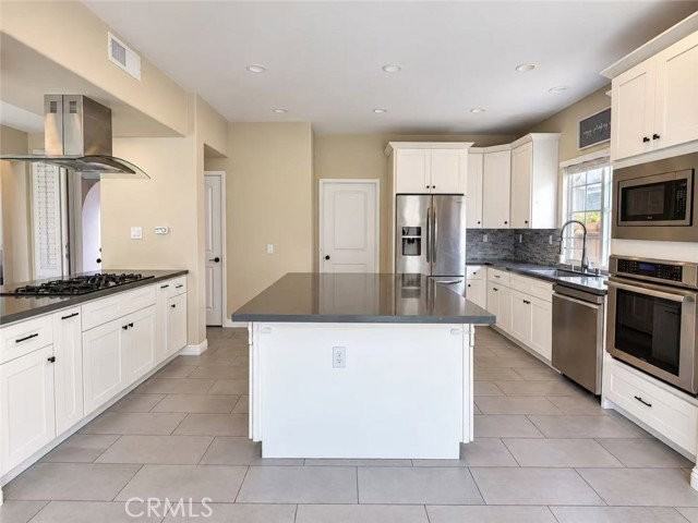 30 Sutton - Photo 4 of 8
