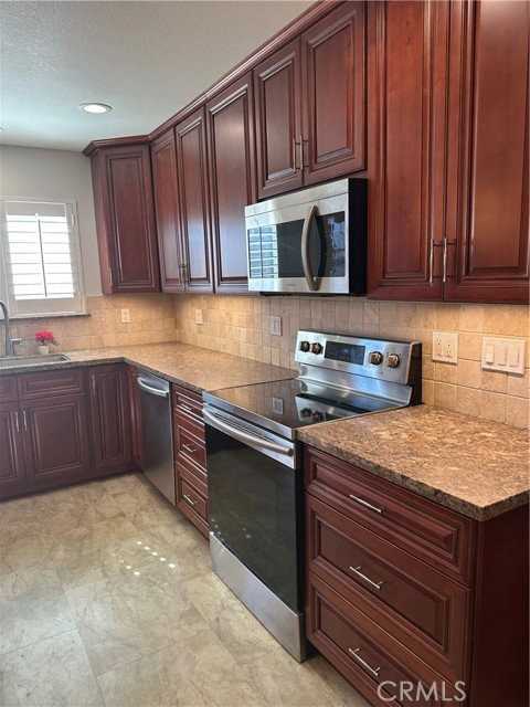 3252 Orangewood Ave - Photo 4 of 7