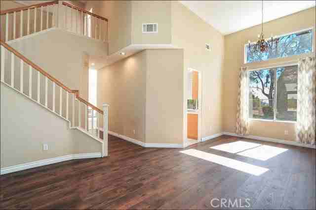 4 Toulon Ave - Photo 2 of 8