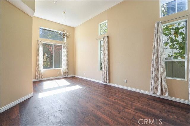 4 Toulon Ave - Photo 3 of 8