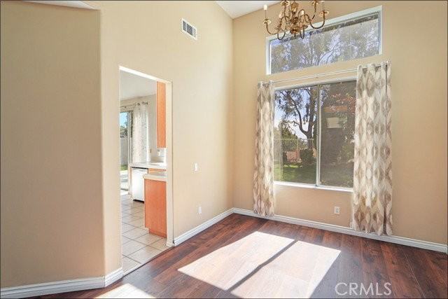 4 Toulon Ave - Photo 5 of 8