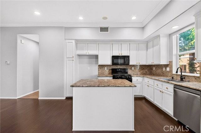 2260 Clark Dr - Photo 7 of 8