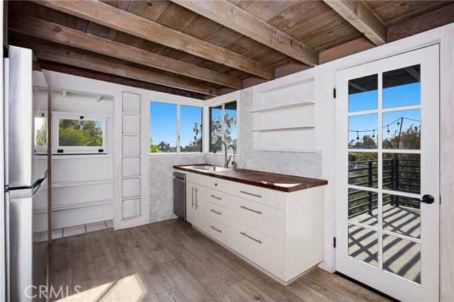 699 Griffith Way - Photo 4 of 8