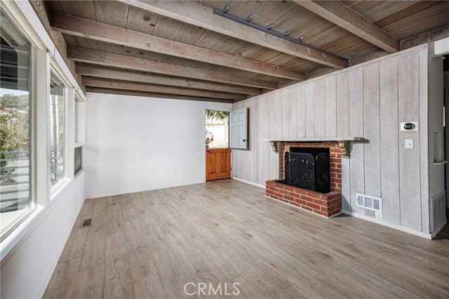 699 Griffith Way - Photo 5 of 8