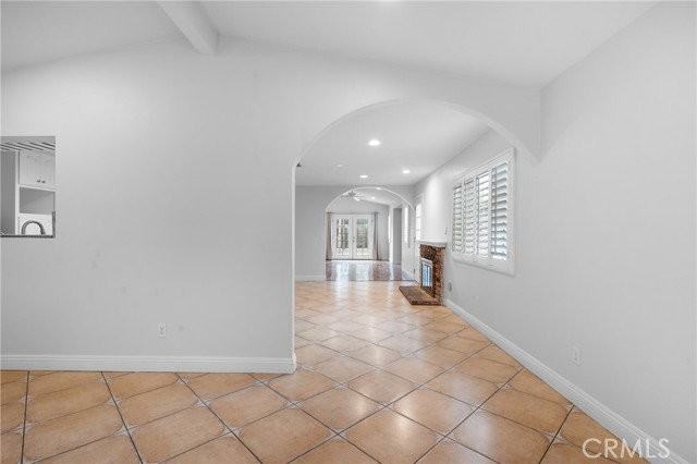 722 Sherry Ln - Photo 4 of 8