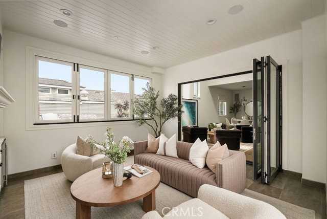 412 Goldenrod Ave #1-2 - Photo 2 of 8