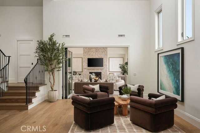 412 Goldenrod Ave #1-2 - Photo 4 of 8