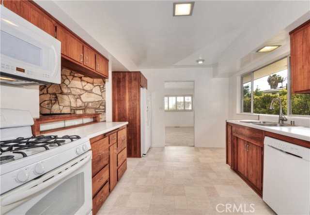 904 Emerald Bay - Photo 6 of 8