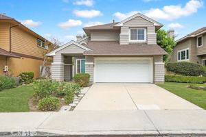 featured image of 13 Oakcliff Dr