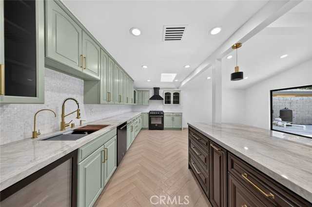 17100 Sunderland Dr - Photo 6 of 8