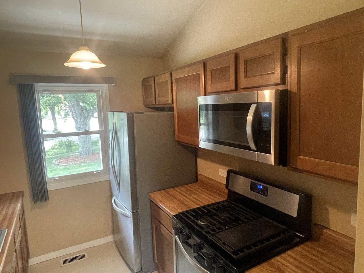 1712 Rutgers Ct - Photo 6 of 16