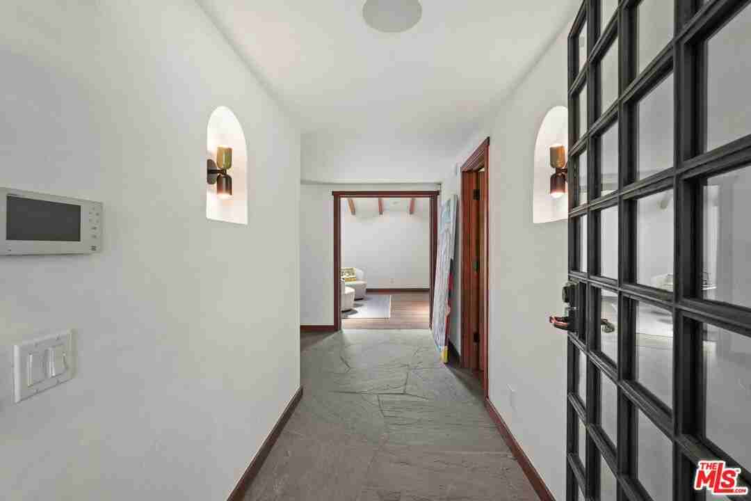 21344 Colina Dr - Photo 2 of 8