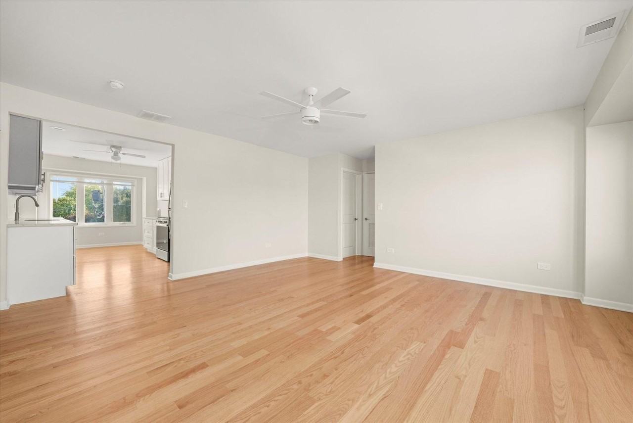 6837 W 95th St #2E - Photo 6 of 17
