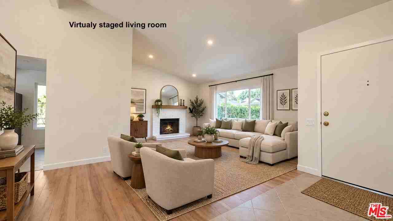 22136 Ballinger St - Photo 2 of 8