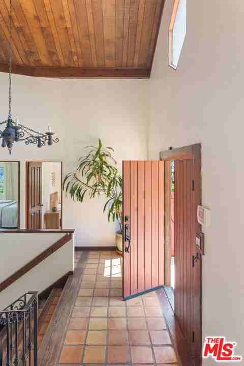 19805 Valley View Dr - Photo 6 of 8