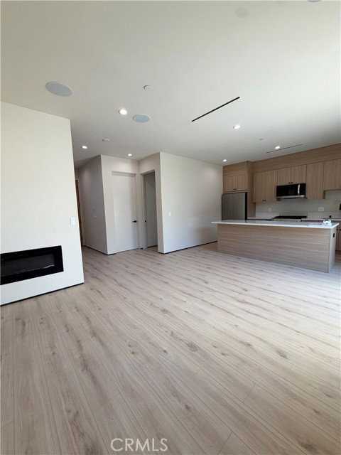 5656 Mammoth Ave - Photo 2 of 8