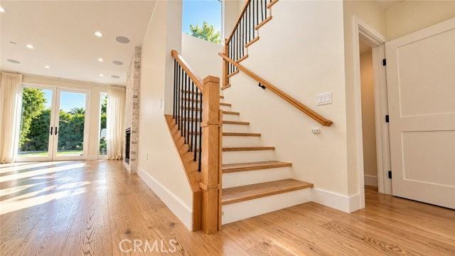4640 Tobias Ave - Photo 3 of 8