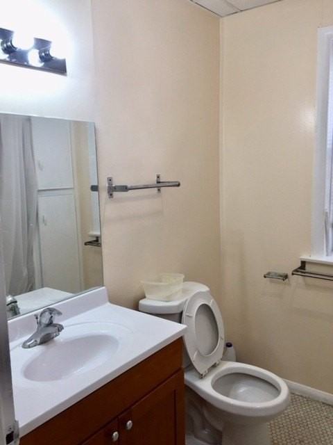 6240 N Francisco Ave #2 - Photo 4 of 4