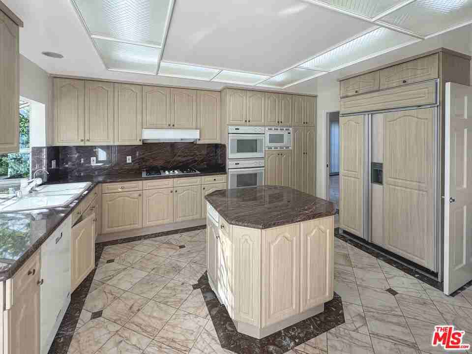 18338 Charlton Ln #1 - Photo 5 of 8