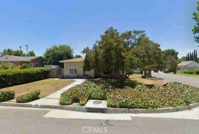 302 Pamela Rd - Photo 5 of 8