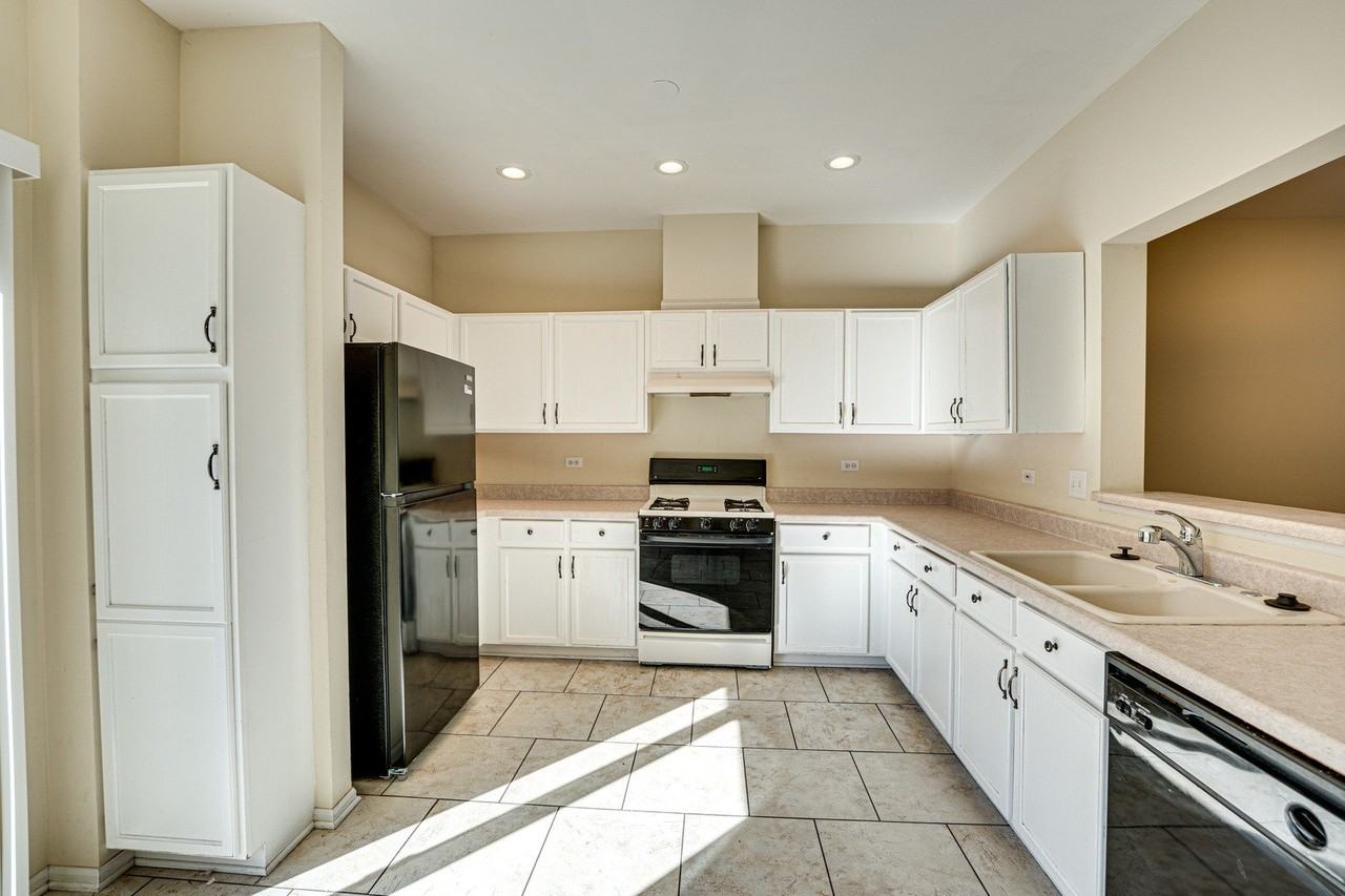 2185 Daybreak Dr #2185 - Photo 5 of 20