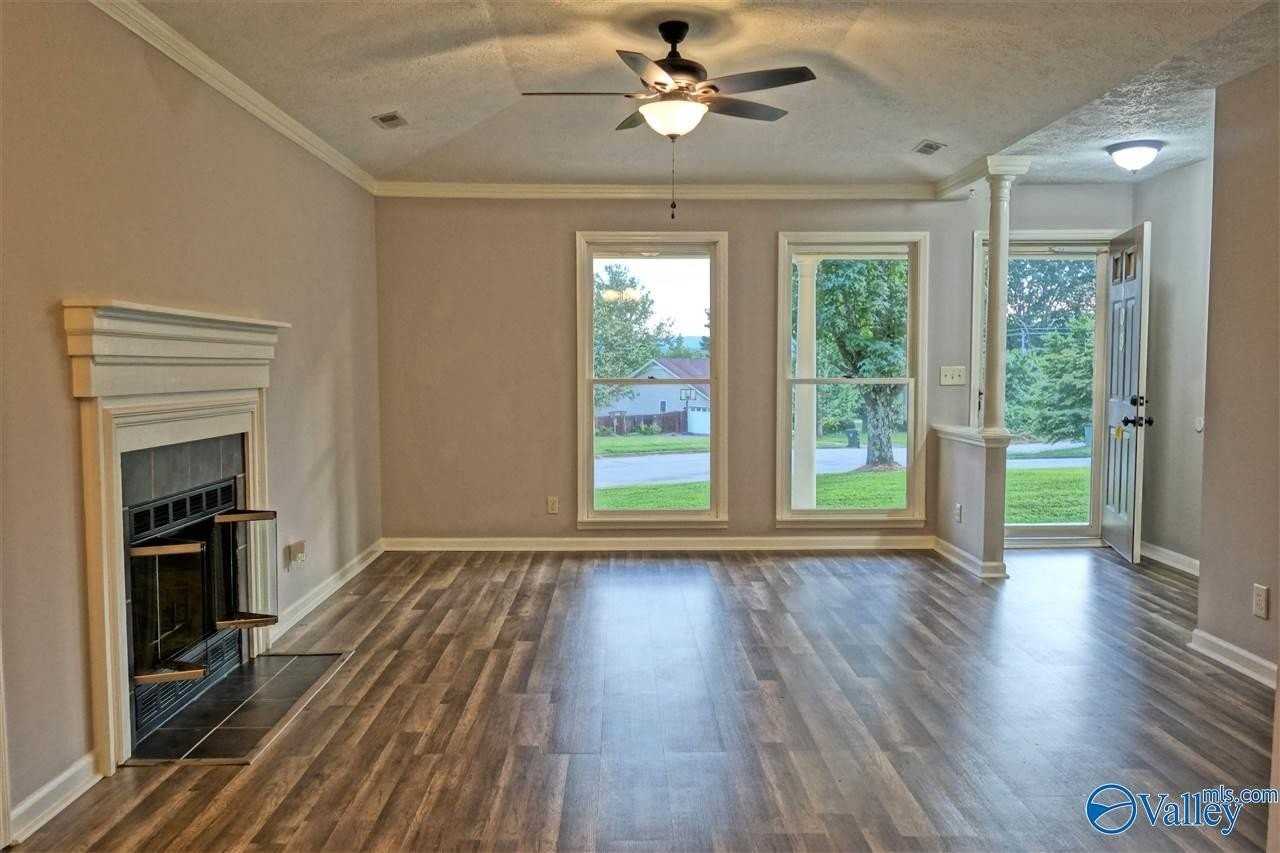 109 Reagan Ln - Photo 4 of 19