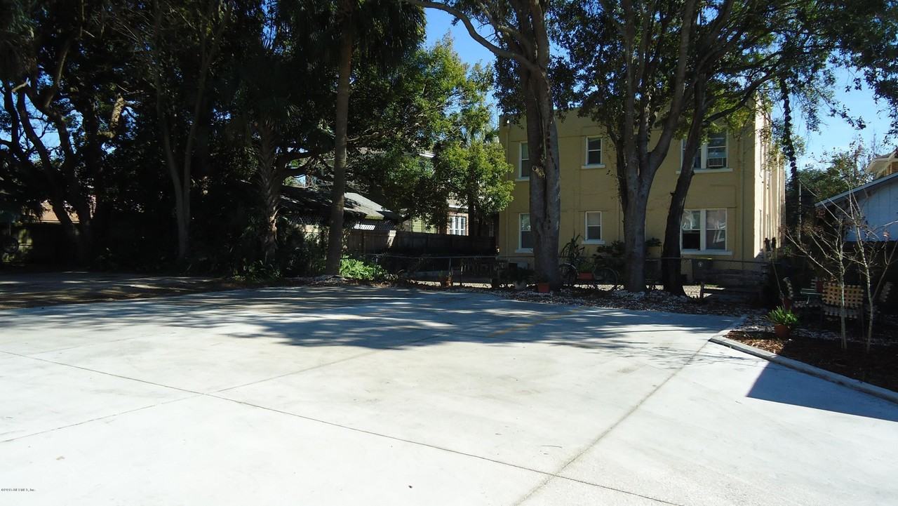 2824 Herschel St - Photo 2 of 17