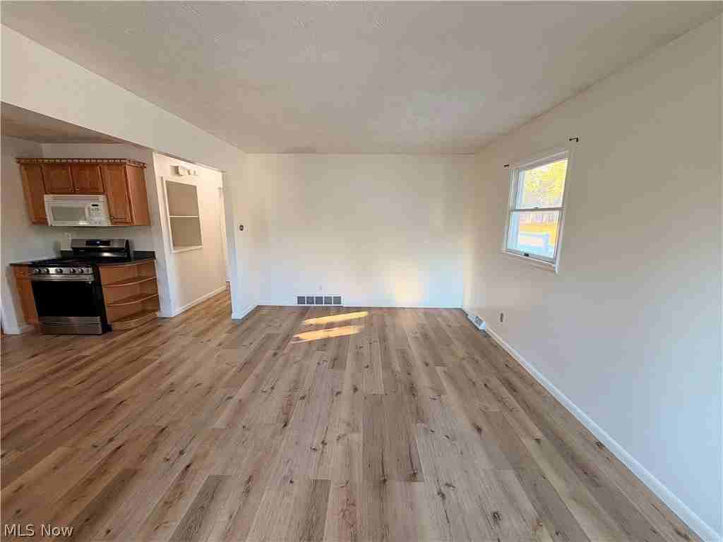 1154 Bradford St Nw - Photo 3 of 18