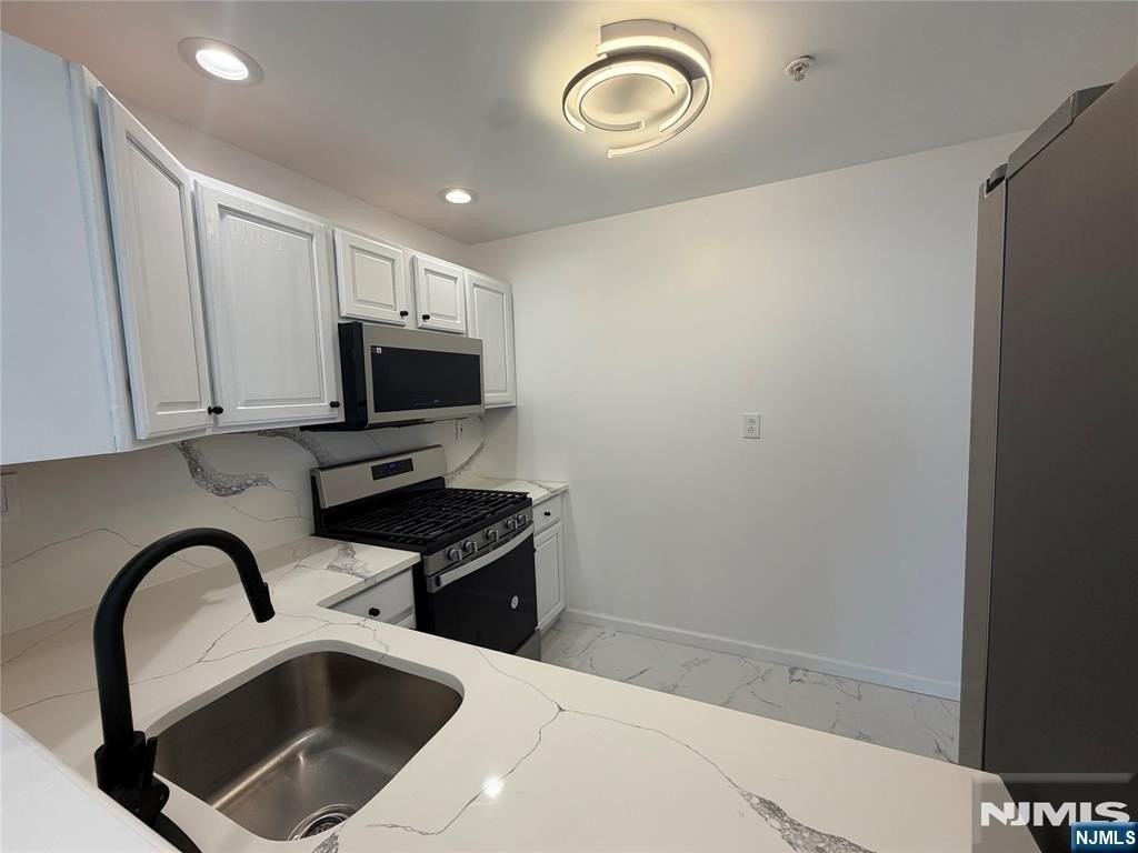 131 Clinton Pl #214 - Photo 7 of 18
