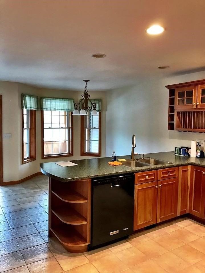 20 Ledgewood Dr - Photo 4 of 13