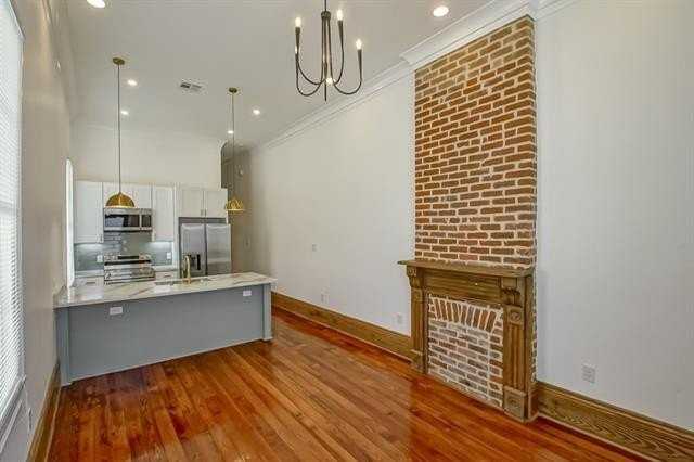 1935 4th St - Photo 3 of 19