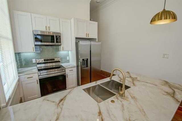 1935 4th St - Photo 6 of 19