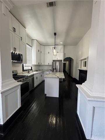 1930 Arts St - Photo 3 of 11