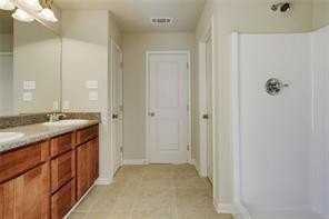 2424 Mcdonald St - Photo 7 of 11
