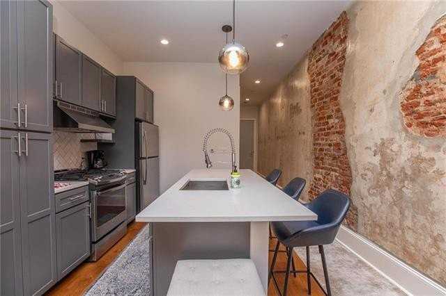 221 Chartres St #208 - Photo 4 of 19