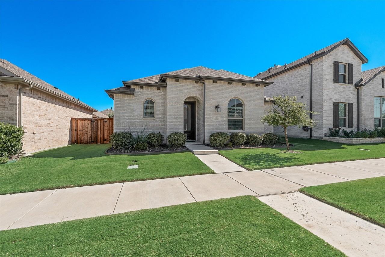 12316 Hulson Trl - Photo 2 of 33