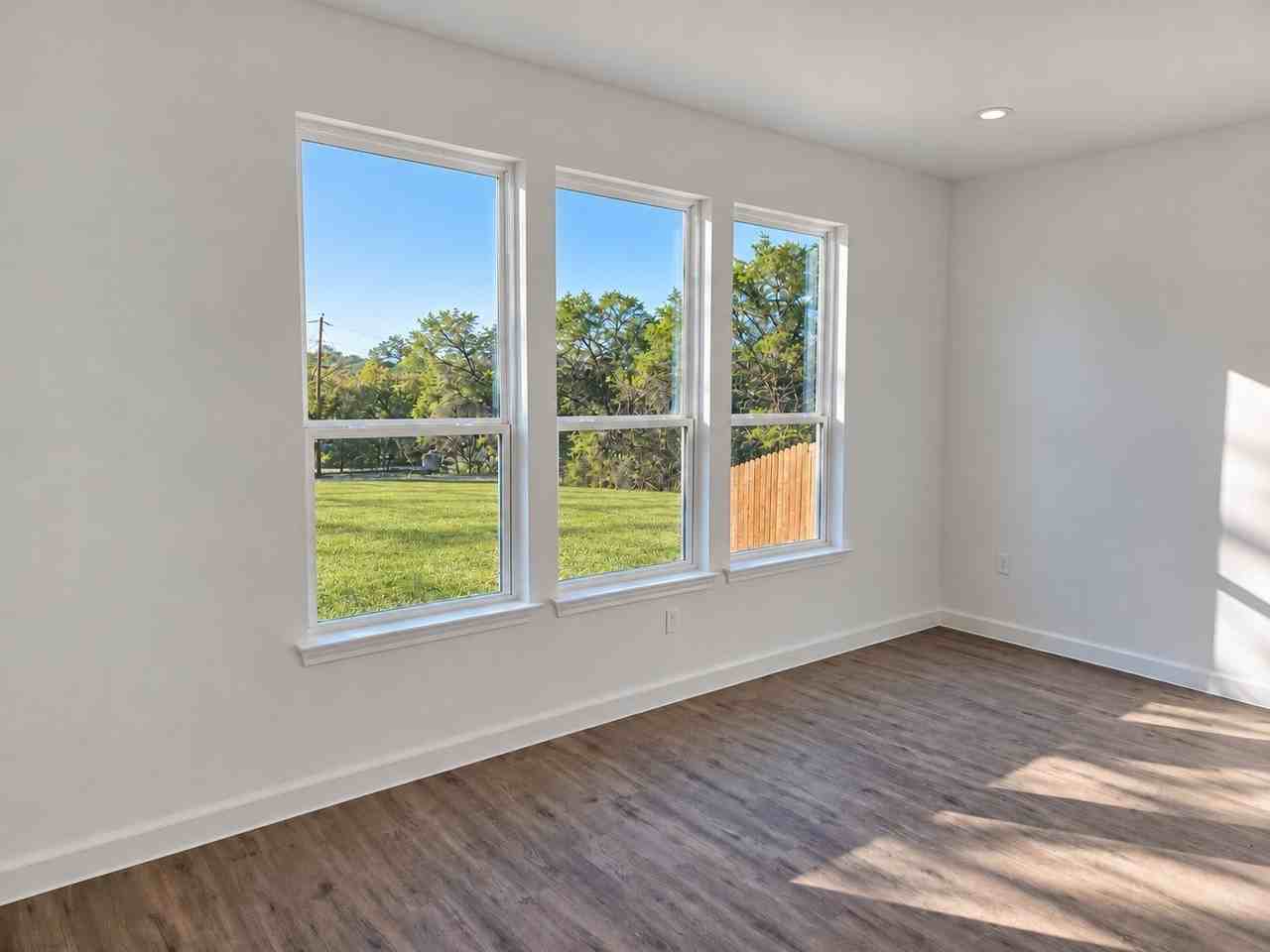 928 Apache Ridge Rd - Photo 4 of 13